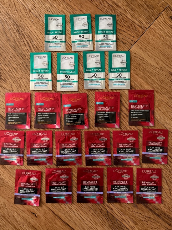 Loreal Paris Other - L'Oréal Revitalift & Bright Reveal Sample Pack